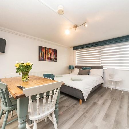Little Missenden 10 Boutique Studio Apartment Near Tube - Quiet Location מראה חיצוני תמונה